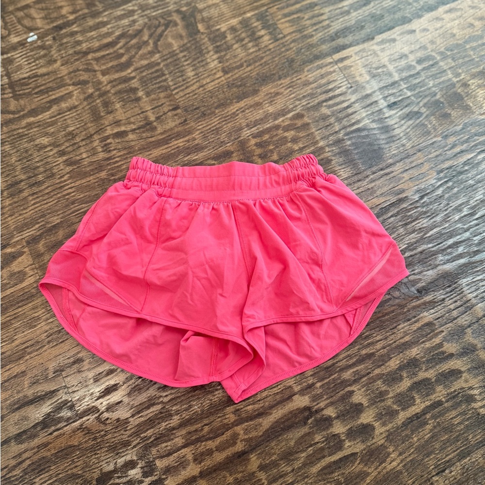 Lipgloss Lululemon size 2, 2.5 inch shorts